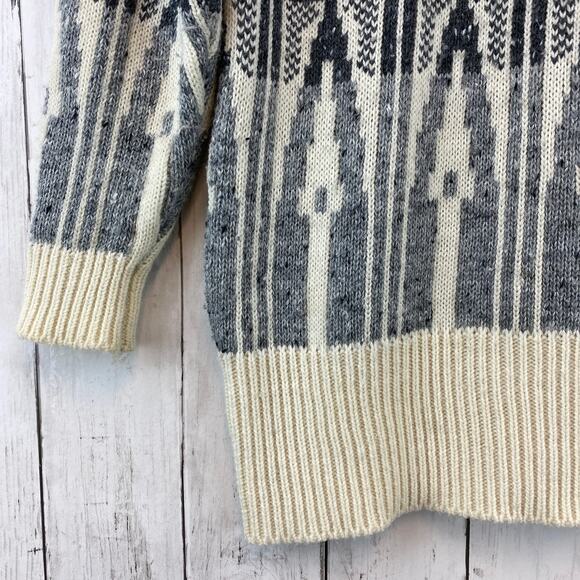 VTG Liz Claiborne Cream/Gray Print Wool Blend Mock Neck Tunic Sweater Size Small - Picture 3 of 11